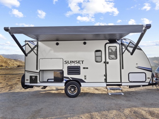 2021 Crossroads sunset Trail 188BH Travel Trailer for rent in Santa Clarita, CA