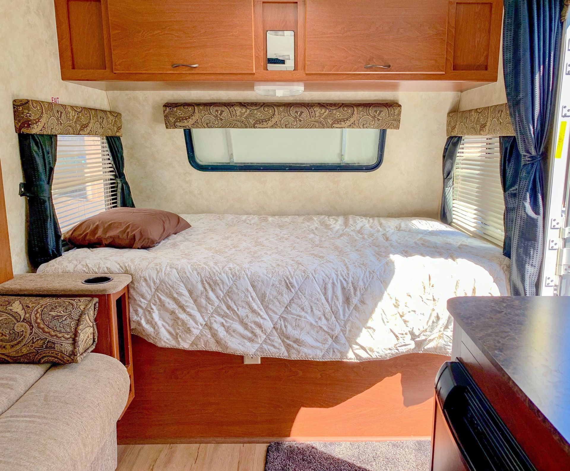 Photo 4 - 2015 Pacific Coachworks Travel Trailer rental photo 6