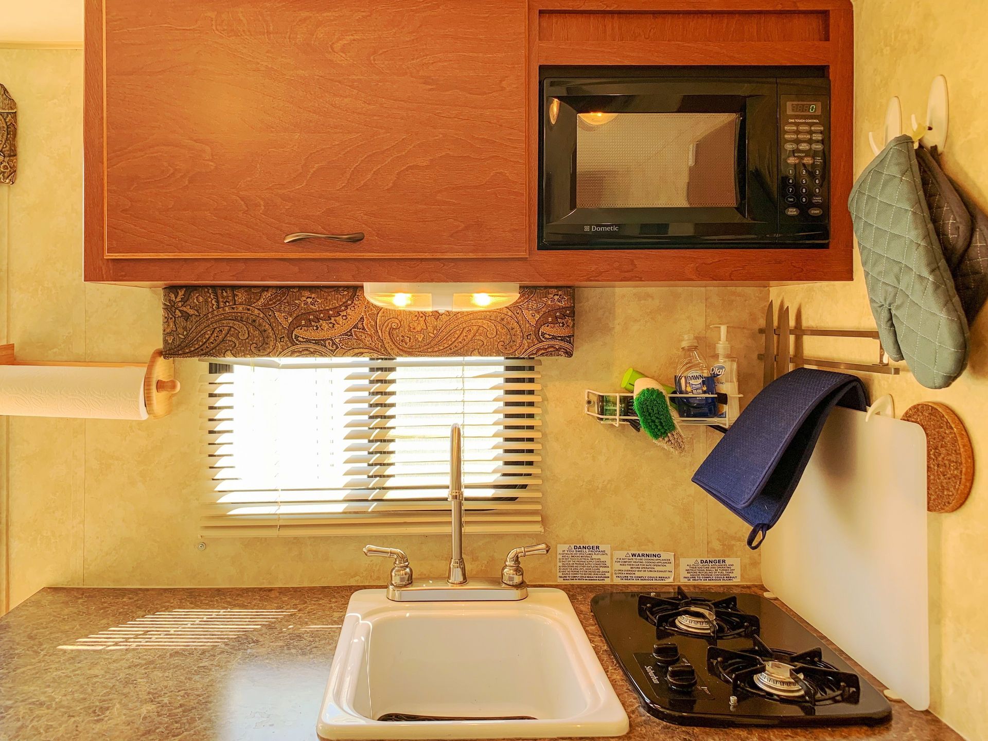 Photo 5 - 2015 Pacific Coachworks Travel Trailer rental photo 7