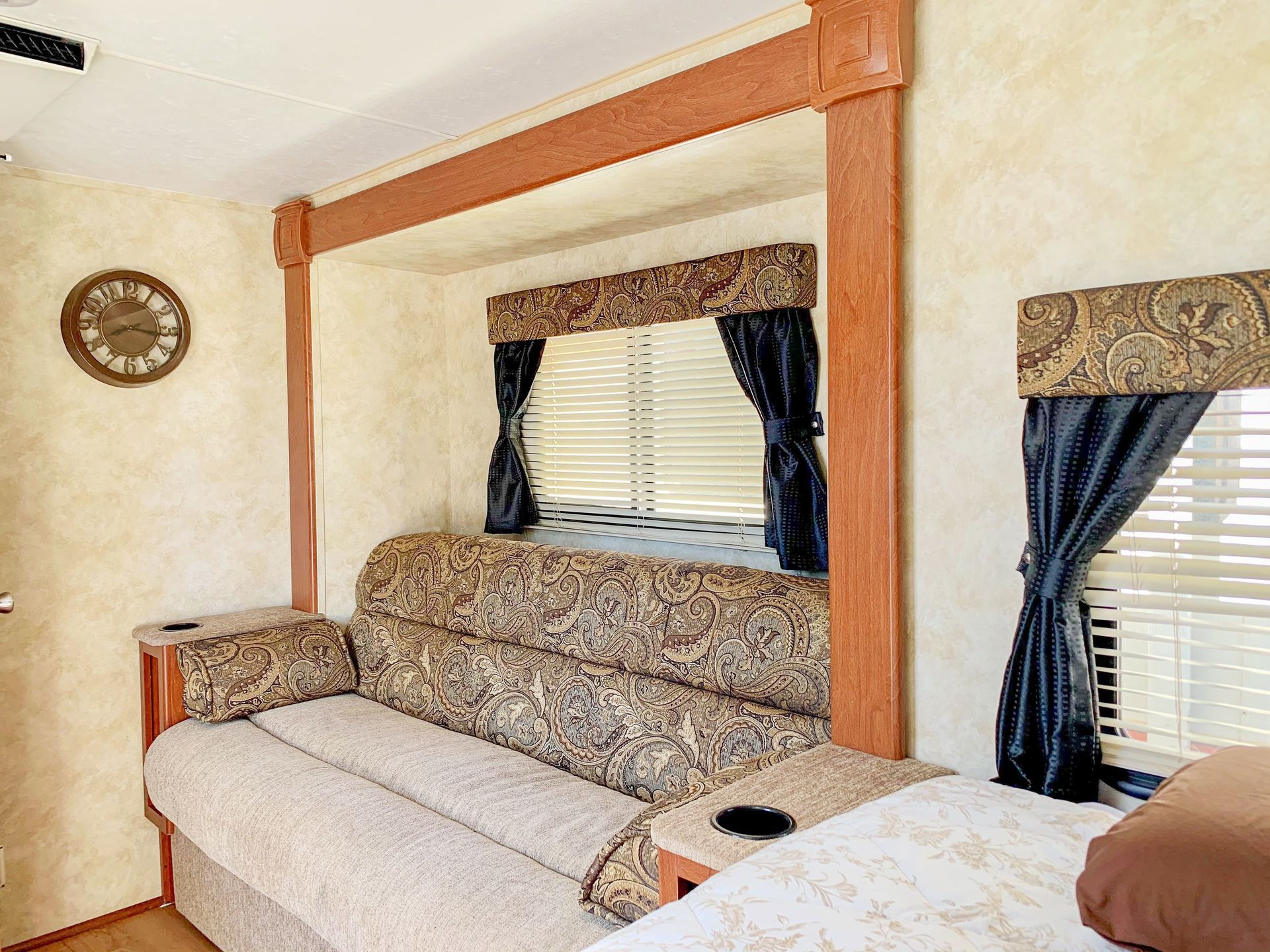 Photo 7 - 2015 Pacific Coachworks Travel Trailer rental photo 9