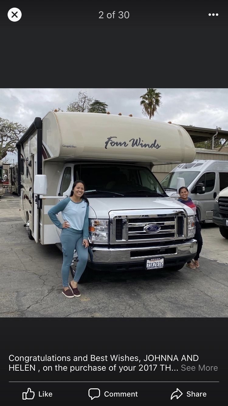 Photo 2 - 2017 Thor Class C Motorhome rental photo 4