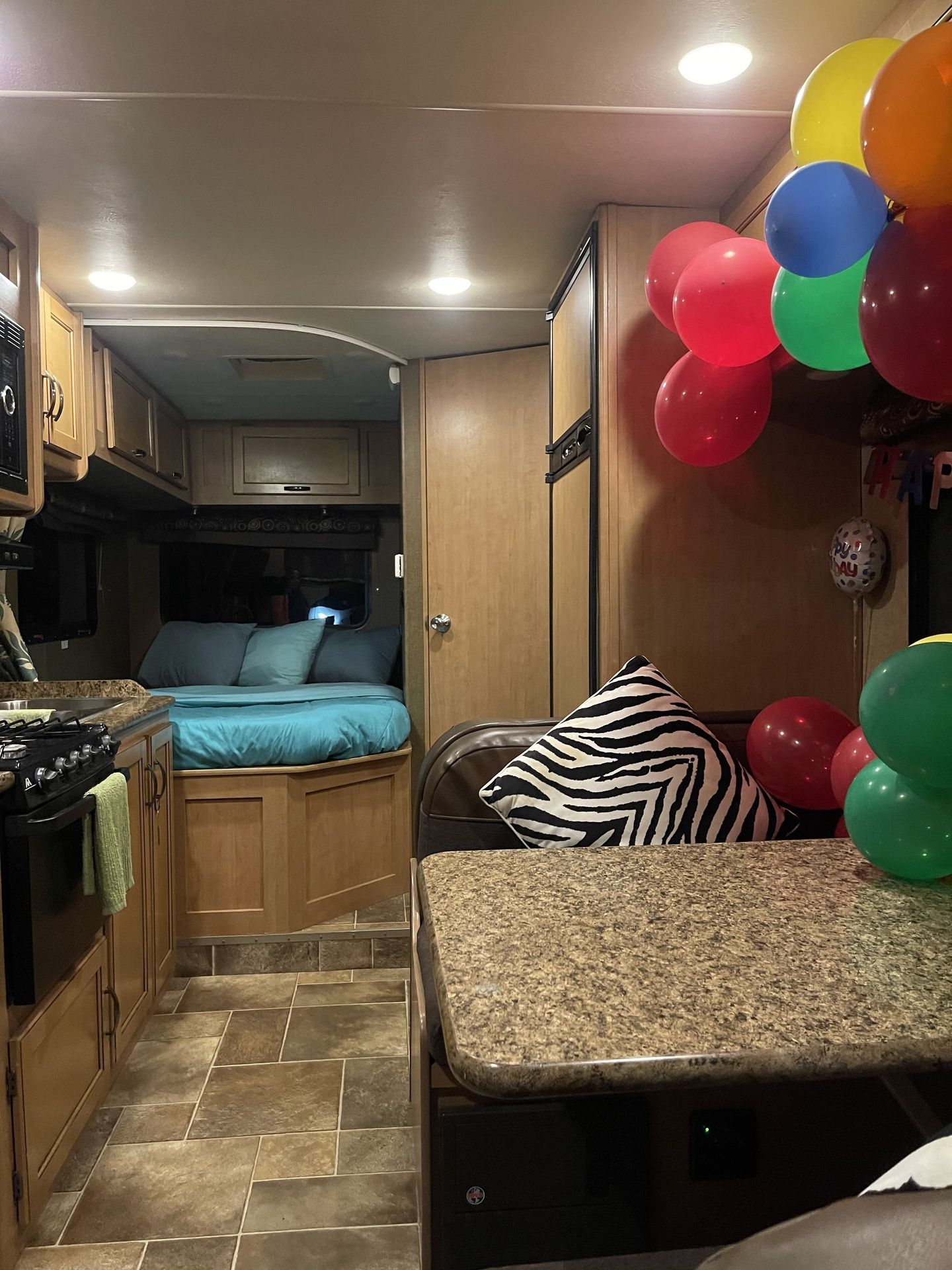 Photo 10 - 2017 Thor Class C Motorhome rental photo 12