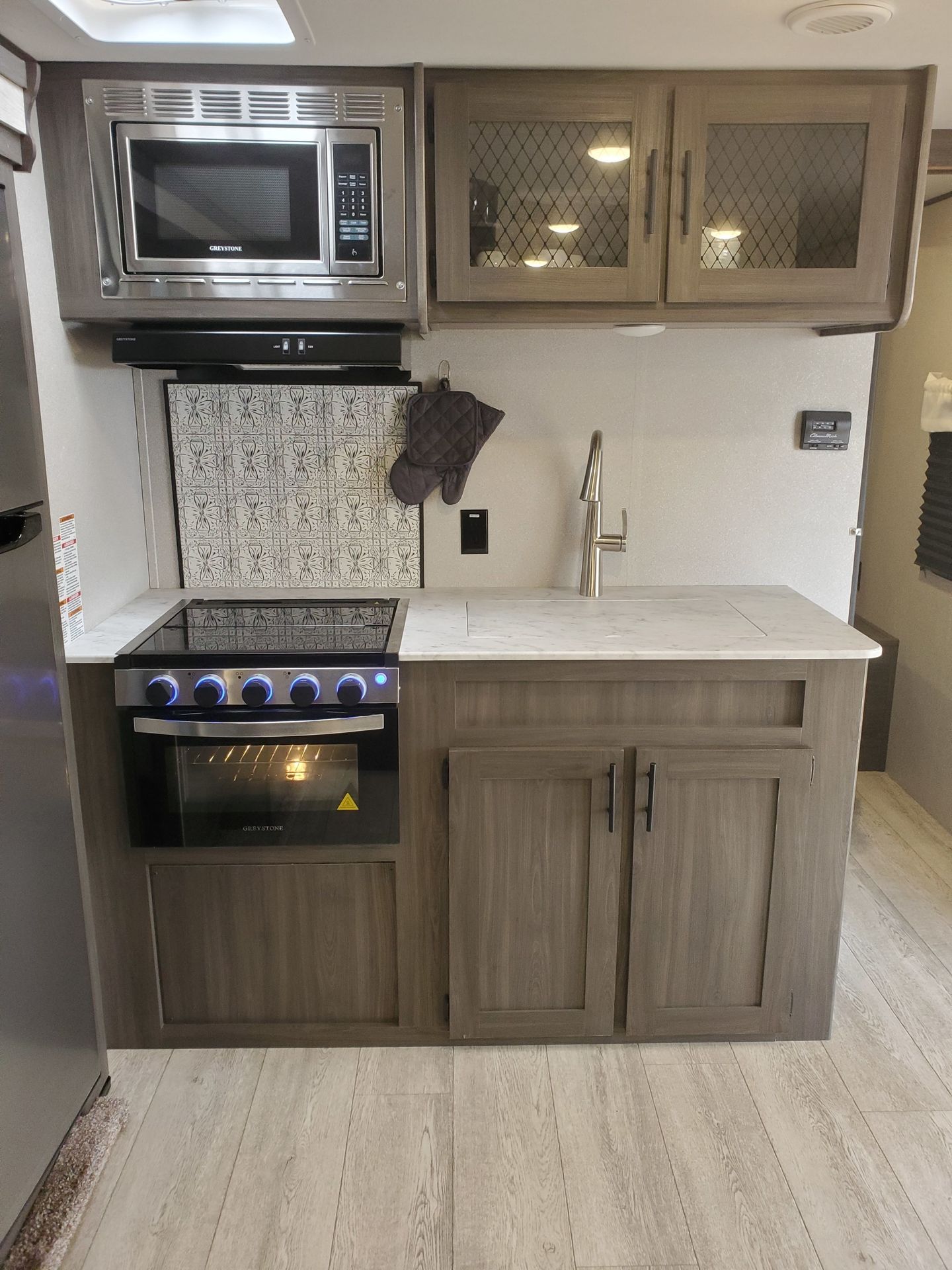 Photo 5 - 2021 Shasta Travel Trailer rental photo 7