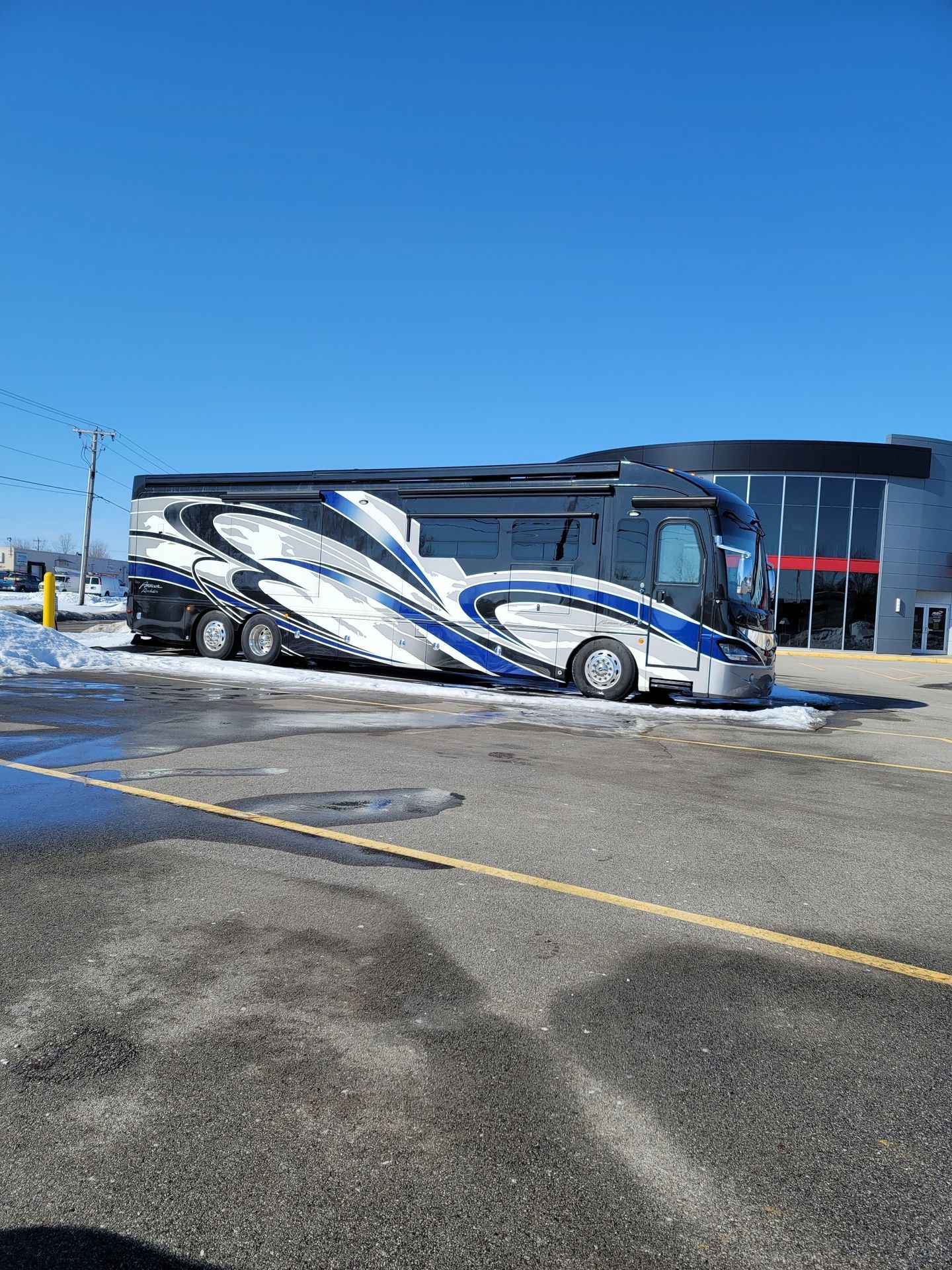 Photo 4 - 2018 American Coach Class A Motorhome rental photo 6