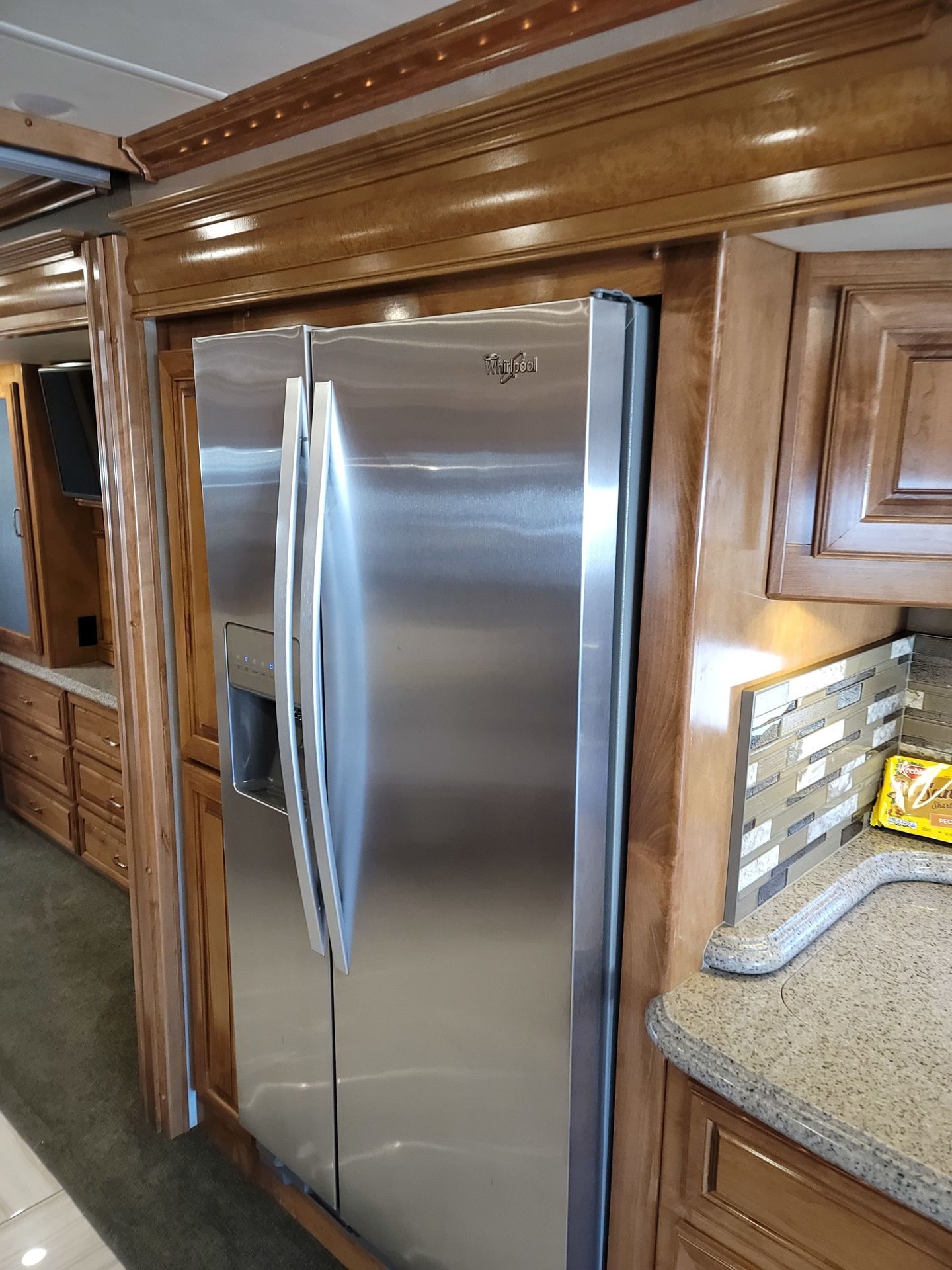 Photo 11 - 2018 American Coach Class A Motorhome rental photo 13