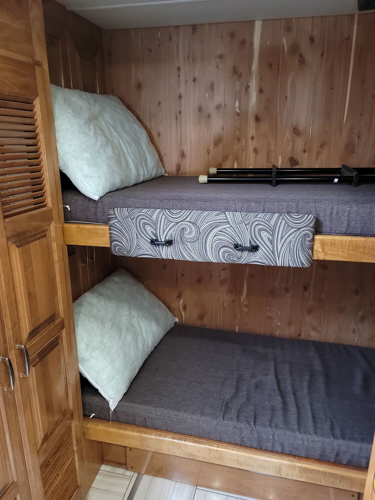 Photo 16 - 2018 American Coach Class A Motorhome rental photo 18