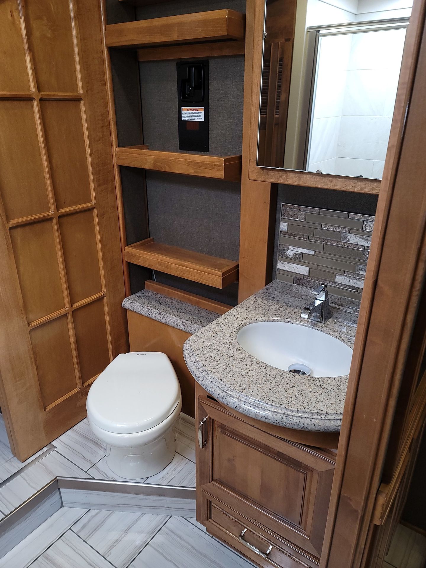 Photo 18 - 2018 American Coach Class A Motorhome rental photo 20
