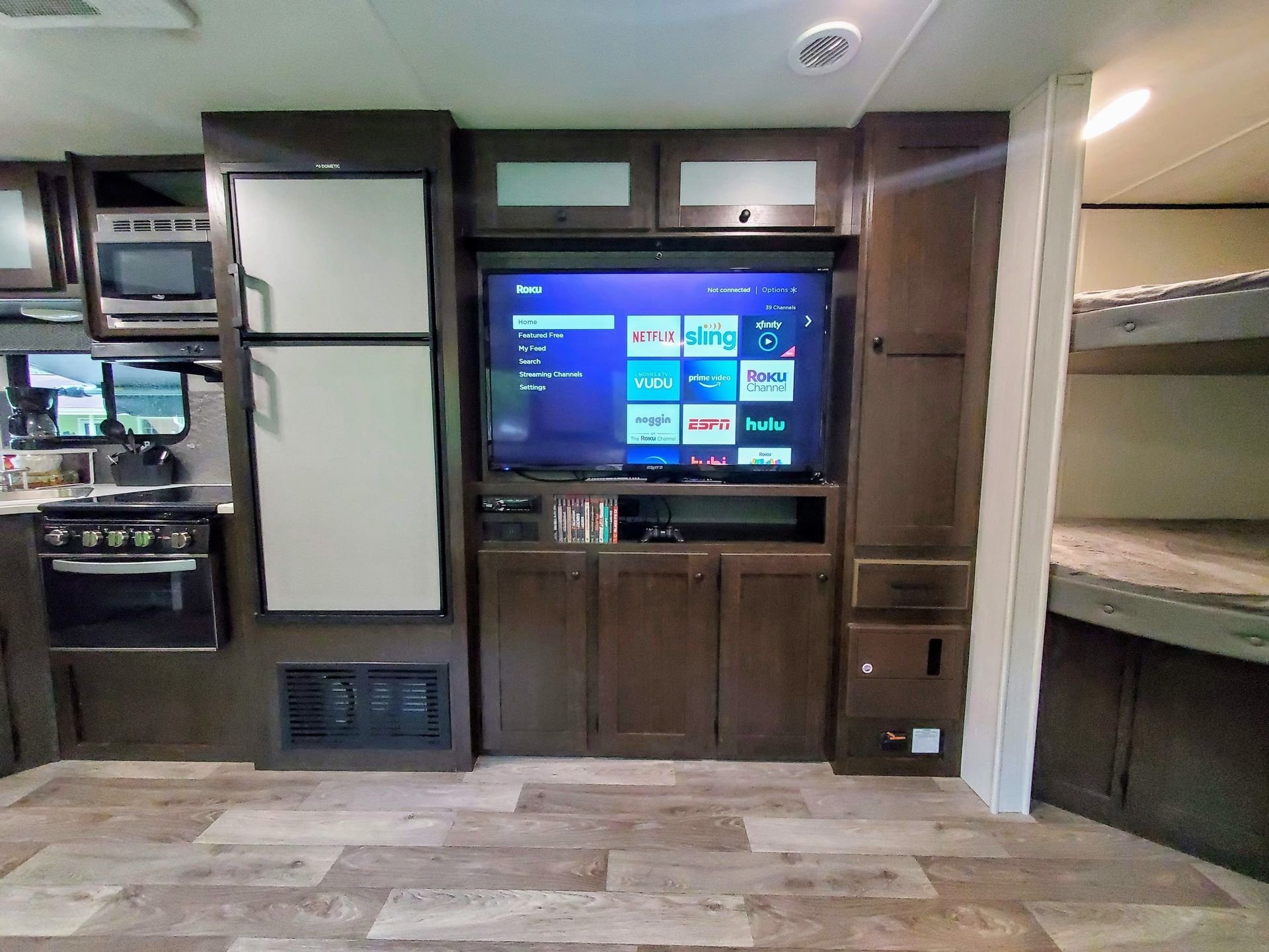 Photo 14 - 2020 Pioneer Travel Trailer rental photo 16