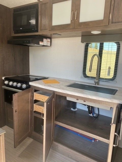 Photo 9 - 2021 Keystone Travel Trailer rental photo 11