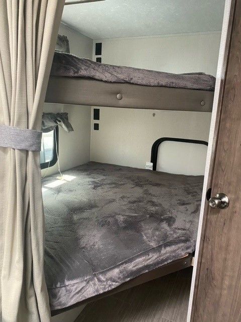 Photo 12 - 2021 Keystone Travel Trailer rental photo 14