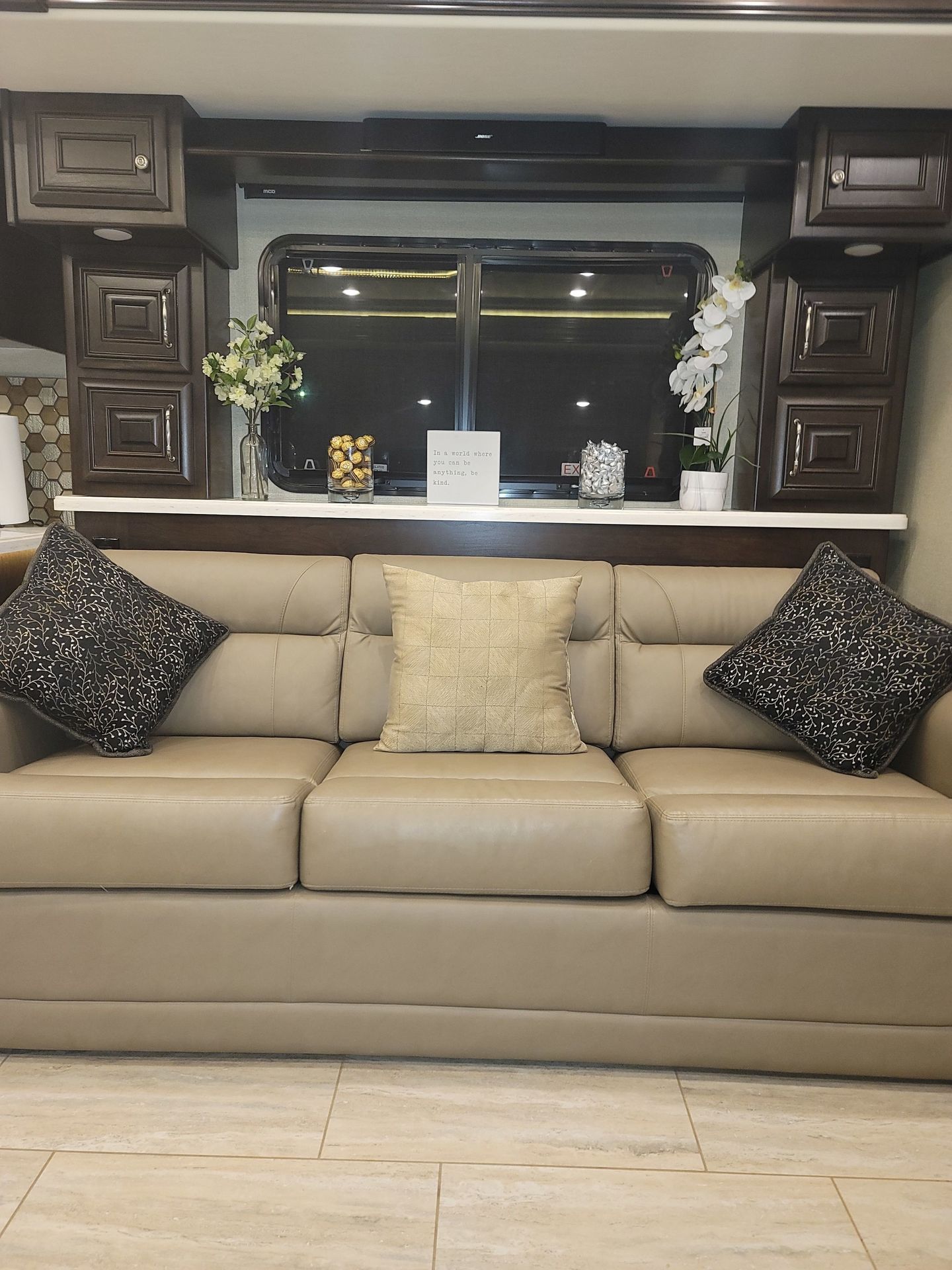 Photo 6 - 2019 Monaco Class A Motorhome rental photo 8
