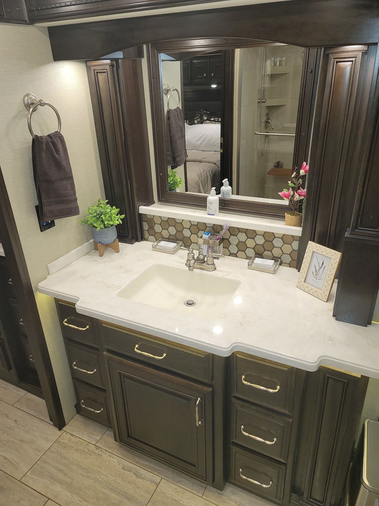 Photo 9 - 2019 Monaco Class A Motorhome rental photo 11