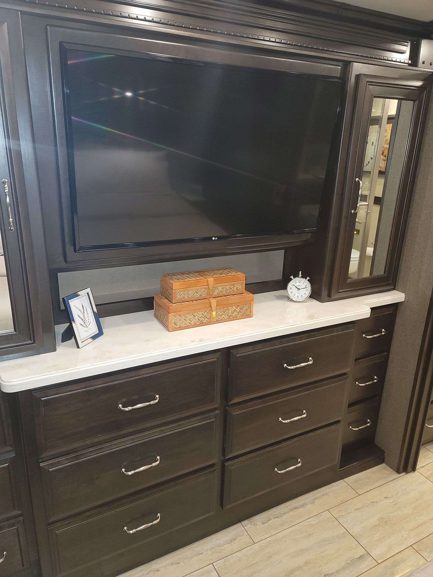 Photo 10 - 2019 Monaco Class A Motorhome rental photo 12