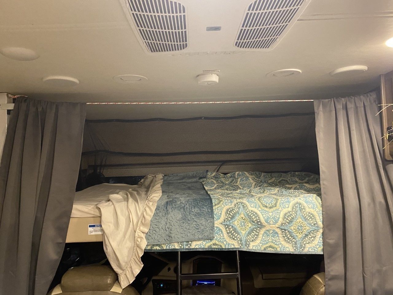 Photo 22 - 2019 Coachmen Class A Motorhome rental photo 24