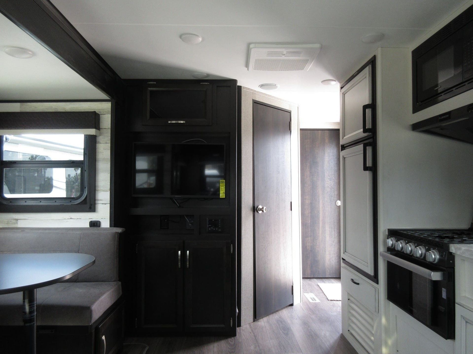 Photo 7 - 2021 Jayco Travel Trailer rental photo 9