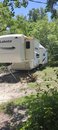 2006 A-Liner 5TH WHEEL 3 SLIDE OUTS Fifth Wheel for rent in Gainesville, FL