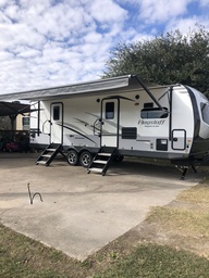 Travel Trailer main photo thumbnail