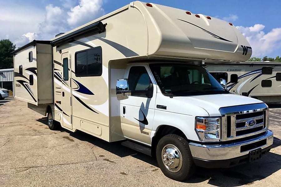 2022 Winnebago Minnie Winnie-31H Class C Motorhome for rent in Reno, NV - RVnGO