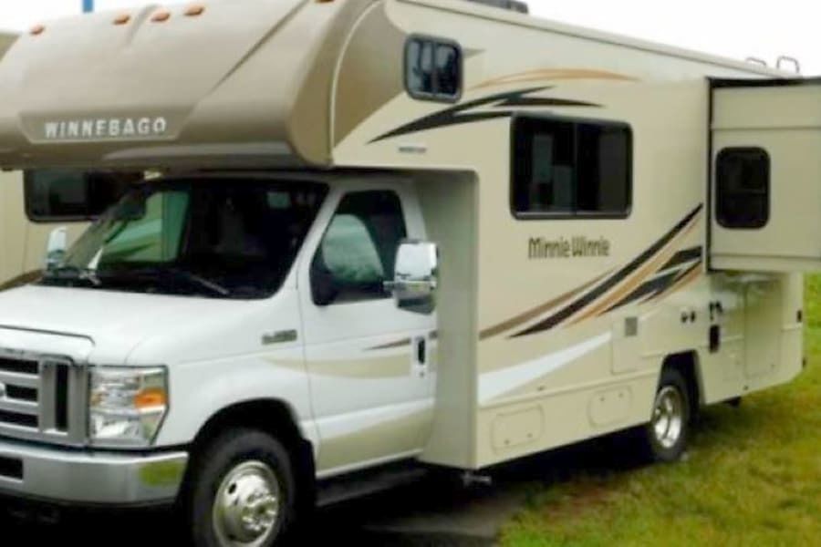 2022 Winnebago Minnie Winnie 22M Class C Motorhome for rent in Reno, NV - RVnGO