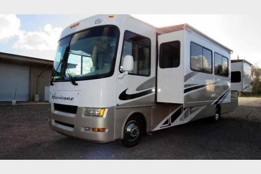 2007 Thor Hurricane Class A Motorhome for rent in Yulee, FL - RVnGO