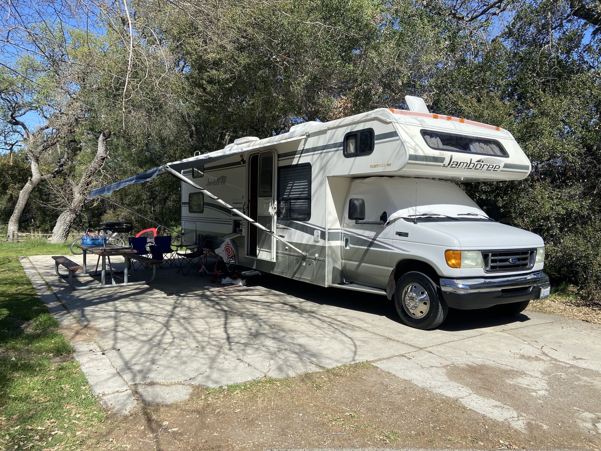 2004 Fleetwood Jamboree Class C Motorhome for rent in Riverside, CA - RVnGO