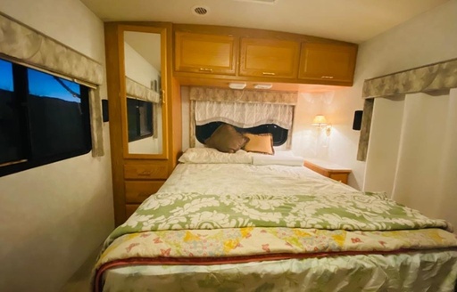 2005 Winnebago Minnie Winnie 31C