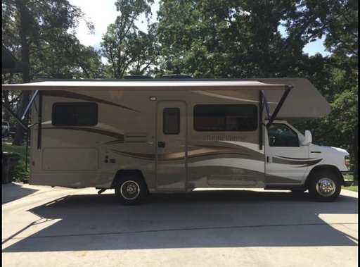 2014 Winnebago Minnie Winnie Class C Motorhome for rent in Knoxville, TN