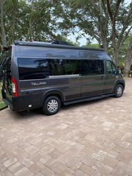 Class B Motorhome main photo thumbnail