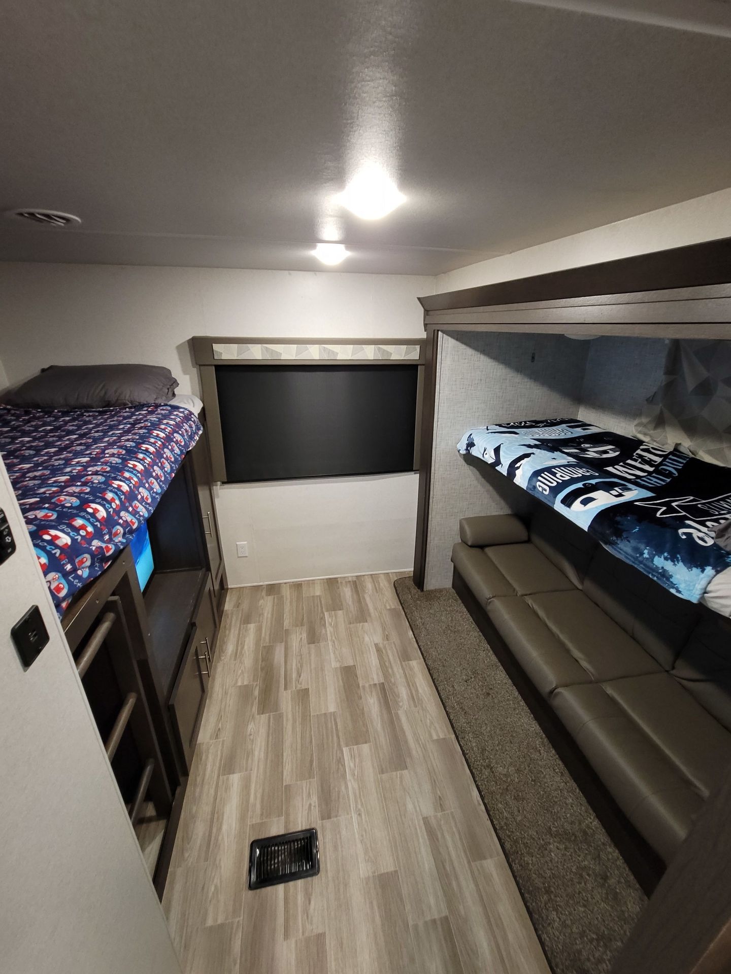 2020 Forest River Salem T32BHDS Travel Trailer for rent in Beaumont, CA - RVnGO