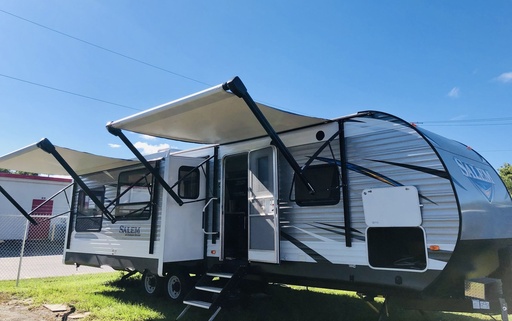 Beautiful and Clean 2019 Forest River Salem 27RE