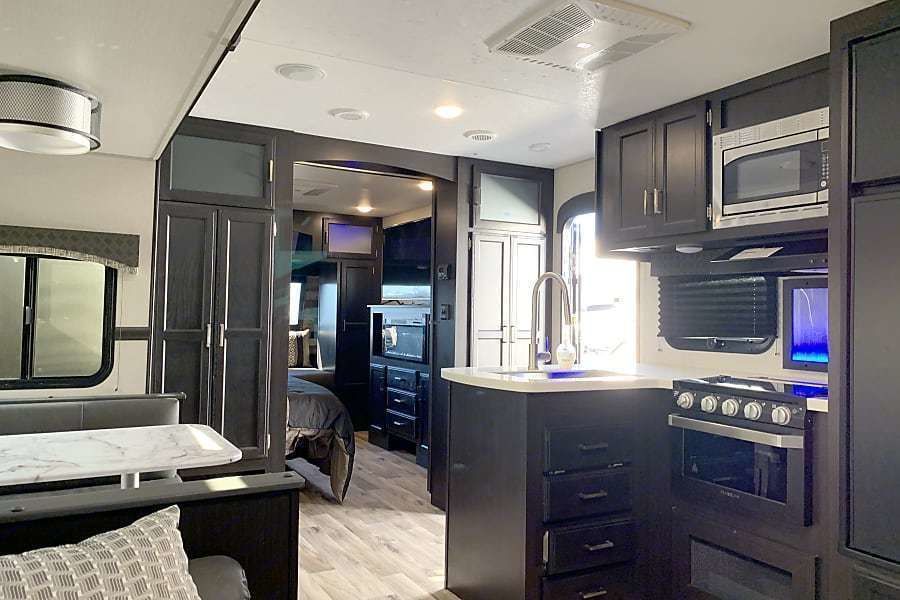2021 Venture Rv 312VBH Travel Trailer for rent in Fort Worth, TX - RVnGO