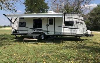 2019 Jayco Jayflight SLX 264BH Travel Trailer for rent in Mineral Wells, TX - RVnGO