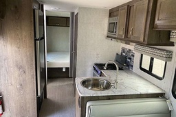 Class C Motorhome main photo thumbnail