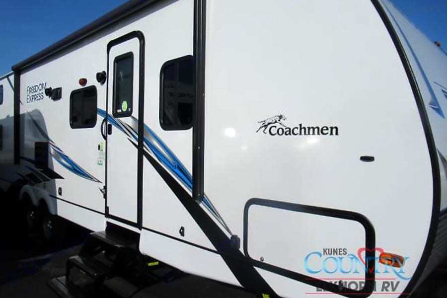 2021 Coachmen 29SE Freedom Express Travel Trailer for rent in Elkhorn, WI - RVnGO