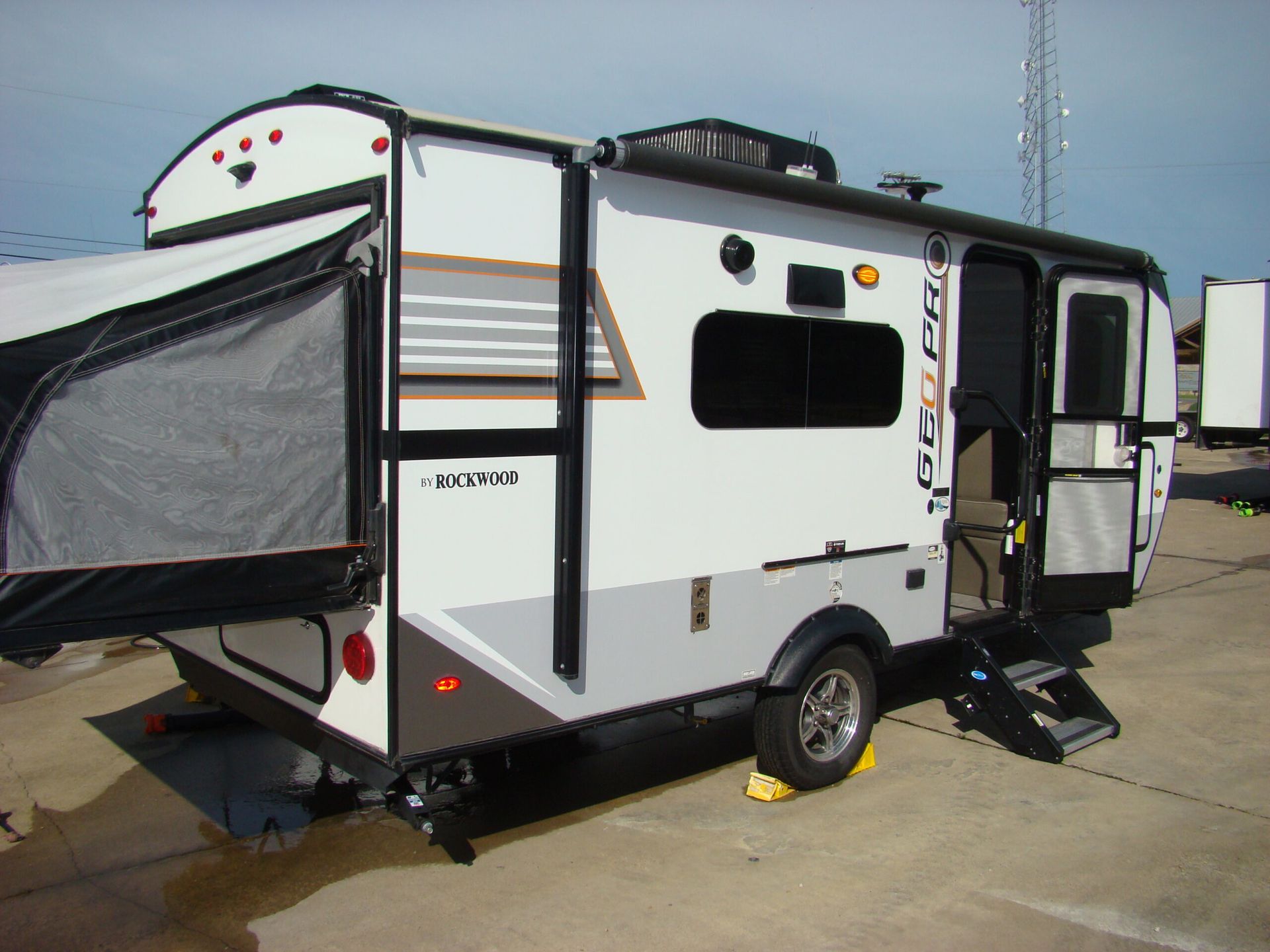 2019 Rockwood GeoPro Hybrid G17PR Travel Trailer for rent in Cumby, TX - RVnGO