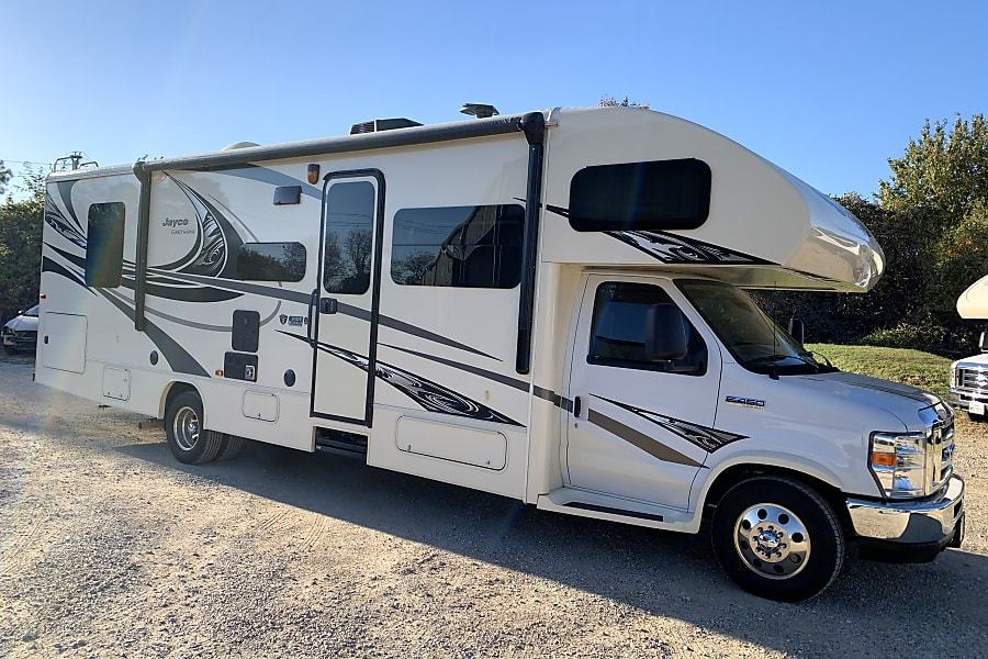 2017 Jayco Greyhawk 31DS Class C Motorhome for rent in Aubrey, TX - RVnGO