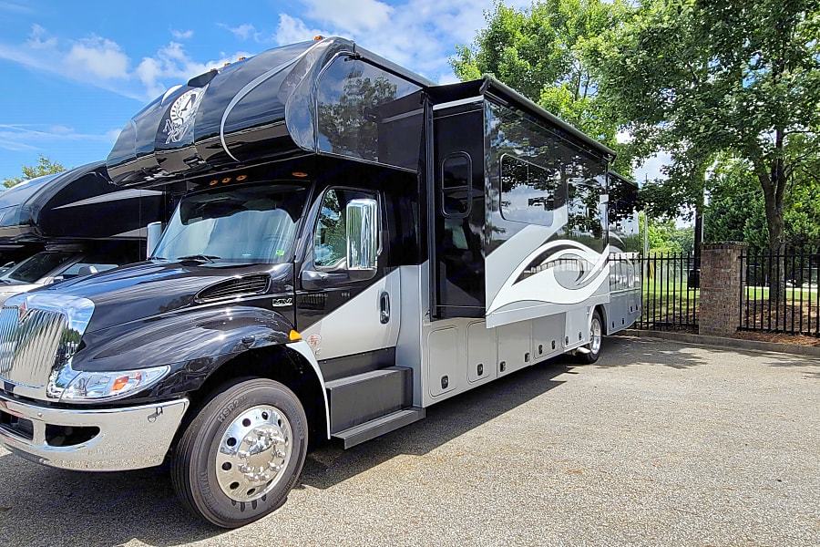 2022 Nexus Wraith 35W Bunkhouse Class C Motorhome for rent in Marietta, GA - RVnGO