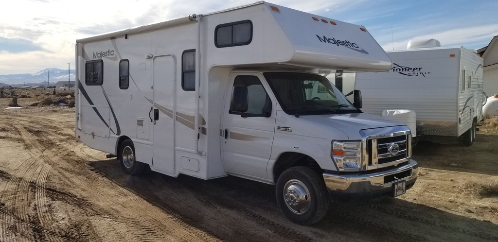 2013 Thor Motor Coach Majestic Class C Motorhome for rent in Sparks, NV - RVnGO