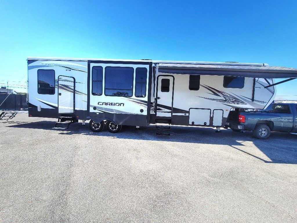 2018 Keystone Carbon 357 Fifth Wheel for rent in San Antonio, TX - RVnGO