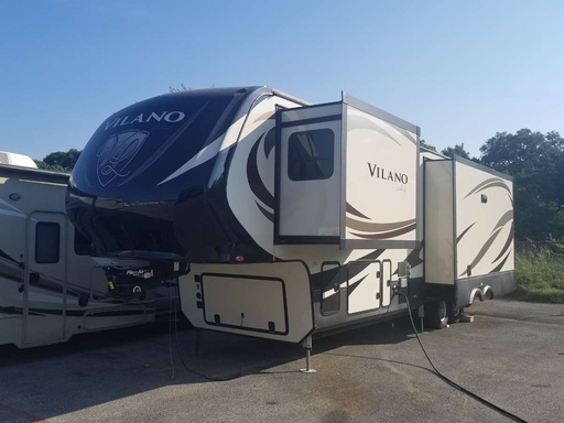 2017 Tiffin Motorhomes Vilano 365RL Fifth Wheel for rent in San Antonio, TX