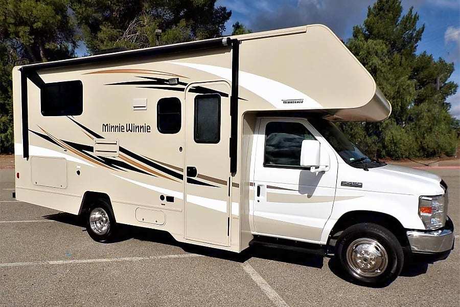 2018 Winnebago Minnie Winnie Class C Motorhome for rent in Tucson, AZ - RVnGO