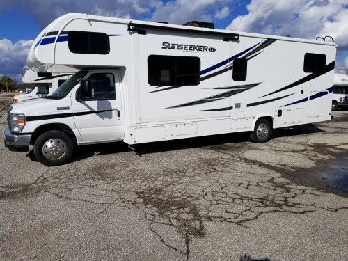 2020 Forest River SUNSEEKER 3250DSLE Class C Motorhome for rent in Zionsville, IN