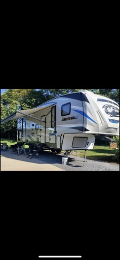 2020 Forest River Cherokee Arctic Wolf 315TBH8 Fifth Wheel for rent in Vesuvius, VA