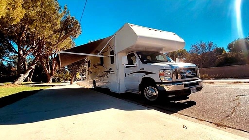 2015 Winnebago Industries, Inc. Minnie Winnie 31K Class C Motorhome for rent in Los Angeles, CA