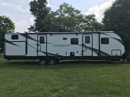 Travel Trailer main photo thumbnail