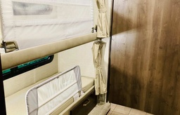 Class C Motorhome main photo thumbnail
