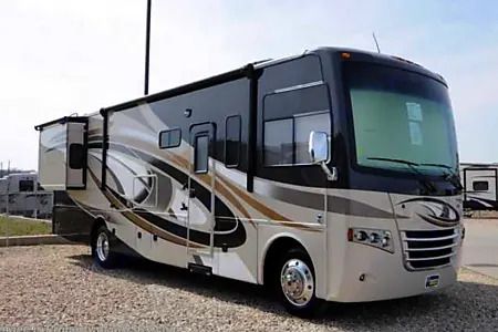 2014 Thor Motor Coach Miramar 32.1 Class A Motorhome for rent in Moraine, OH - RVnGO