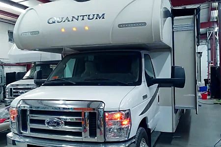 2017 Thor Motor Coach Quantum LF31 Class C Motorhome for rent in Moraine, OH