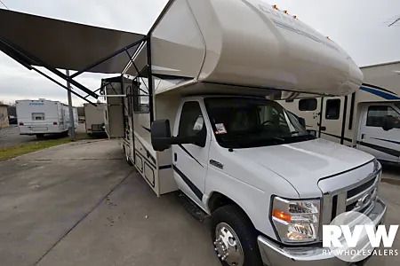 2020 Gulfstream Conquest Class C Motorhome for rent in Moraine, OH - RVnGO