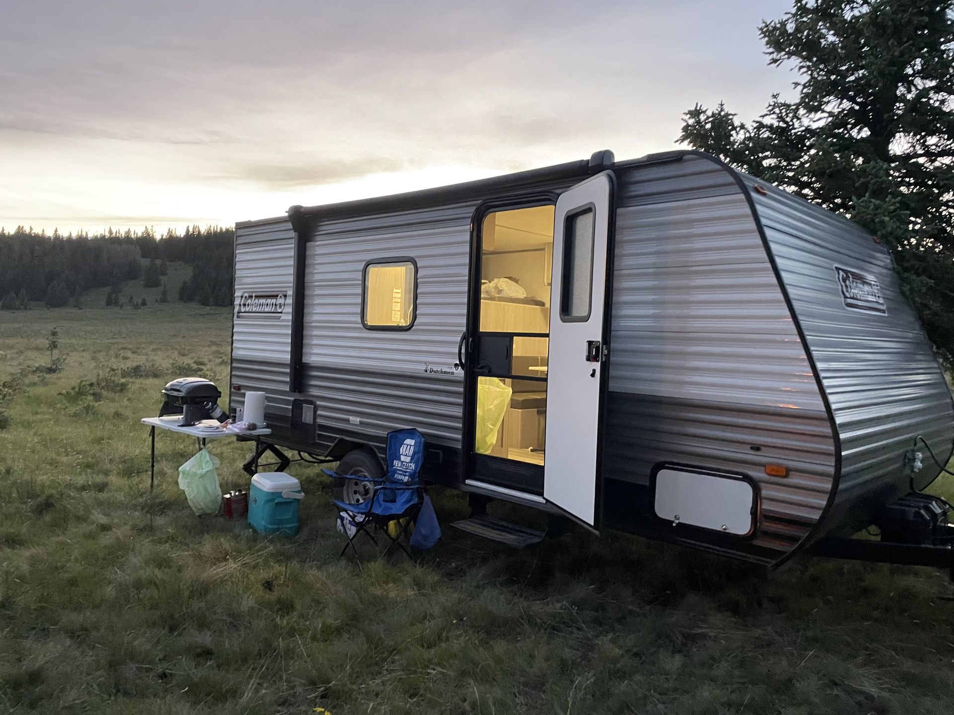 2022 Coleman Lantern 17b Travel Trailer for rent in Pueblo, CO - RVnGO